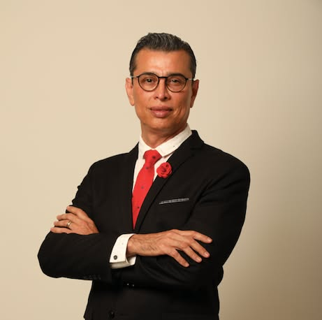 Dr. Julio Salas, dermatólogo